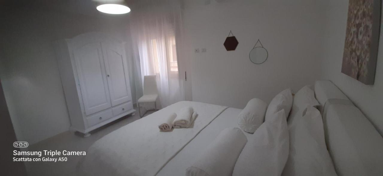 Civico 16A - Apartment - With Private Parking Куарту-Сант'Элена Экстерьер фото